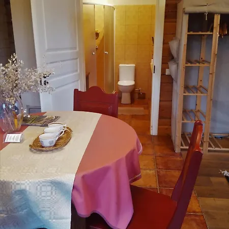 Senosios Geguzines Ukis Guest House Room photo